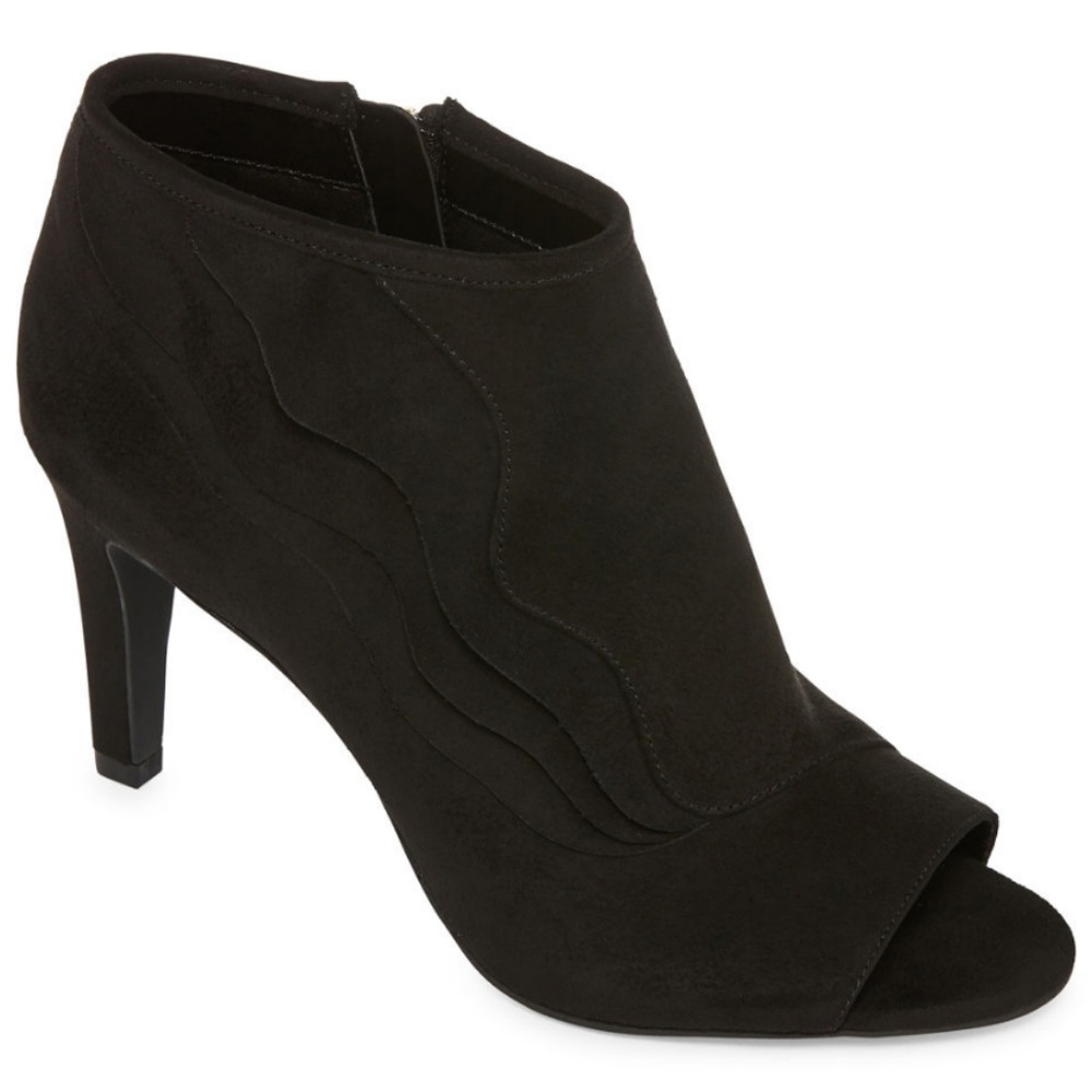 Liz Claiborne Cabana Pumps